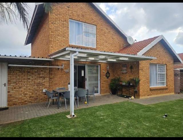 3 BEDROOM CLUSTER FOR SALE IN BONAERO PARK
